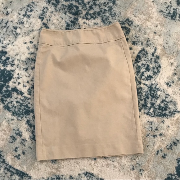Gap khaki skirt Clearance